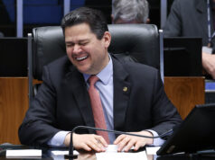 “Não devo achar nada”, diz Alcolumbre sobre Vorcaro e Moraes