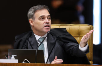 Mendonça rejeita ação de Zé Trovão contra reajuste do Bolsa Família