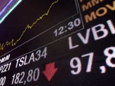 Ibovespa cai 3 mil pontos após anúncio do Bolsa Família, mas recupera: qual impacto?