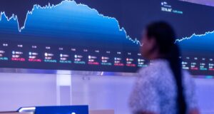 o que faz o Ibovespa cair forte e o dólar subir nesta 2ª