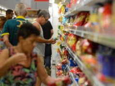 Alívio na inflação é pra valer? Três fatores ainda tiram o sono de economistas