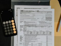 Tarifaço não afasta empresas brasileiras dos EUA, mas muda a forma de fazer negócios